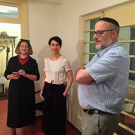 У Домі Аґнона в Єрусалимі разом із раббі Джефрі Саксом та письменницею Софією Андрухович, жовтень 2018